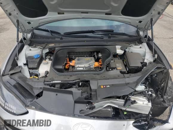 2023 Hyundai Ioniq 6 Limited с VIN KMHM54AC1PA047802, выставлен на аукционе Copart как лот 70467755 с пробегом 24 460 миль миль и Списание • Salvage title. История ставок и продаж доступна на DreamBid. Изображение 11.