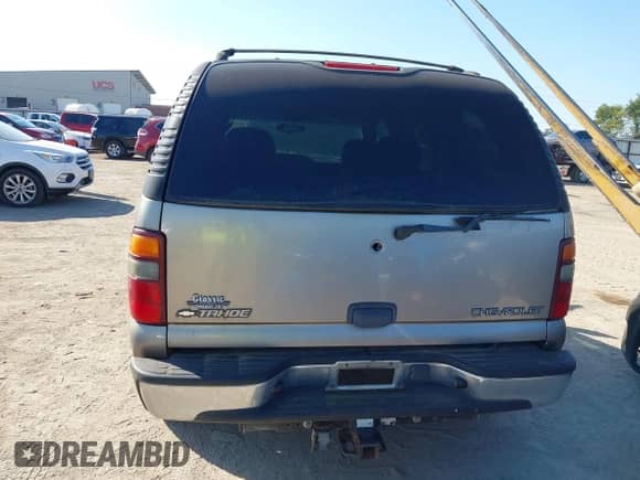 2002 Chevrolet Tahoe LS with VIN 1GNEC13Z42R257746, listed as a IAAI auction lot 43420920 with 255,761 mi miles and . Bid and sale history available at DreamBid. Image 13.