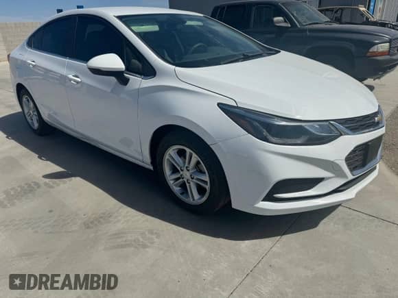 2016 Chevrolet Cruze LT z VIN 1G1BE5SM5G7252649, wystawiony jako Copart lot #83933145 z przebiegiem 41 005 mil mil oraz Szkoda całkowita • Salvage title. Historia ofert i sprzedaży dostępna na DreamBid. Obrazek 1.