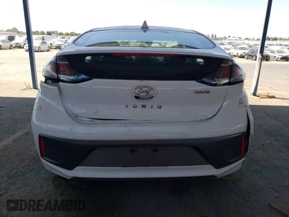 2020 Hyundai Ioniq SEL с VIN KMHC85LC7LU221855, выставлен на аукционе Copart как лот 67147745 с пробегом 45 776 миль миль и Списание • Salvage title. История ставок и продаж доступна на DreamBid. Изображение 6.
