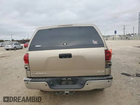 2007 Toyota Tundra SR5 z VIN 5TBDV54137S471126, wystawiony jako Copart lot #82684135 z przebiegiem 256 898 mil mil oraz Czysty tytuł • Clean title. Historia ofert i sprzedaży dostępna na DreamBid. Obrazek 6.