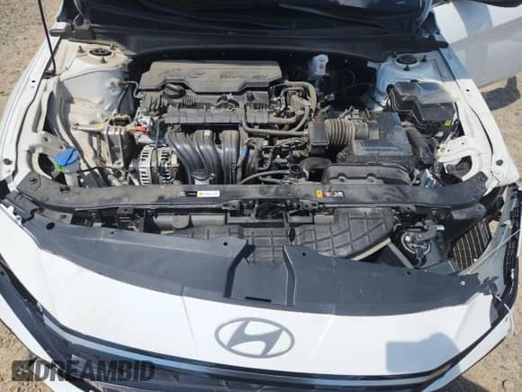 2024 Hyundai Elantra SEL z VIN KMHLS4DG7RU700606, wystawiony jako Copart lot #69964995 z przebiegiem 29 256 mil mil oraz Szkoda całkowita • Salvage title. Historia ofert i sprzedaży dostępna na DreamBid. Obrazek 11.