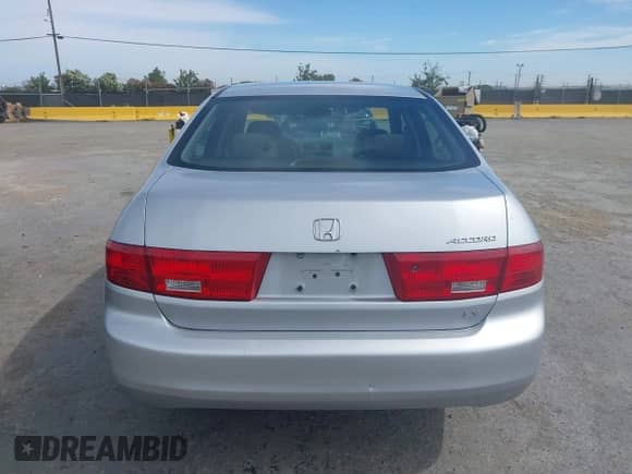 2005 Honda Accord LX с VIN 1HGCM55405A146024, выставлен на аукционе IAAI как лот 42655720 с пробегом 134 931 миль миль и . История ставок и продаж доступна на DreamBid. Изображение 16.