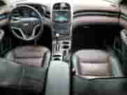 2015 Chevrolet Malibu LTZ с VIN 1G11F5SL3FF152893, выставлен на аукционе Copart как лот 69356405 с пробегом 149 513 миль миль и Списание • Salvage title. История ставок и продаж доступна на DreamBid. Изображение 8.