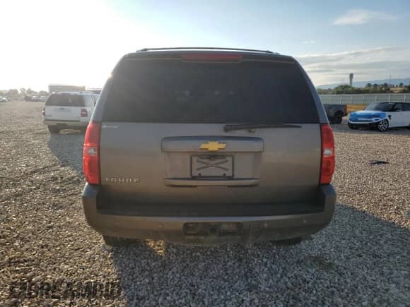 2013 Chevrolet Tahoe LT z VIN 1GNSKBE02DR136940, wystawiony jako Copart lot #70470485 z przebiegiem 183 364 mil mil oraz Czysty tytuł • Clean title. Historia ofert i sprzedaży dostępna na DreamBid. Obrazek 6.