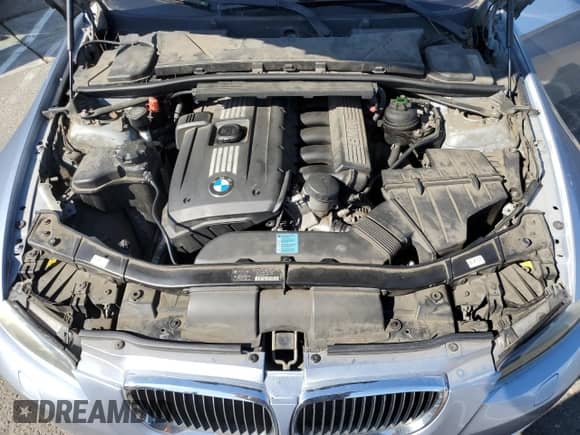 2010 BMW 3 Series 328i с VIN WBAWL1C55AP492755, выставлен на аукционе Copart как лот 82142075 с пробегом 148 391 миль миль и Списание • Salvage title. История ставок и продаж доступна на DreamBid. Изображение 11.