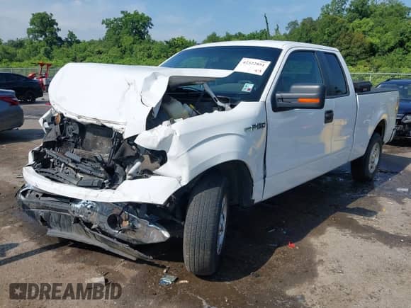 2014 Ford F-150 XL z VIN 1FTEX1CM8EFD04090, wystawiony jako IAAI lot #42322851 z przebiegiem Nie podano mil oraz . Historia ofert i sprzedaży dostępna na DreamBid. Obrazek 17.