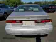 1999 Toyota Camry LE z VIN 4T1BG22K9XU437332, wystawiony jako Copart lot #71427975 z przebiegiem 206 486 mil mil oraz Szkoda całkowita • Salvage title. Historia ofert i sprzedaży dostępna na DreamBid. Obrazek 6.