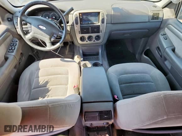 2004 Ford Explorer XLT with VIN 1FMZU63K44UB33639, listed as a Copart auction lot 86267095 with 256,069 mi miles and Clean title. Bid and sale history available at DreamBid. Image 8.