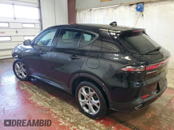 2024 Dodge Hornet R/T z VIN ZACPDFCW1R3A33299, wystawiony jako Copart lot #50079695 z przebiegiem 11 846 mil mil oraz Czysty tytuł • Clean title. Historia ofert i sprzedaży dostępna na DreamBid. Obrazek 2.