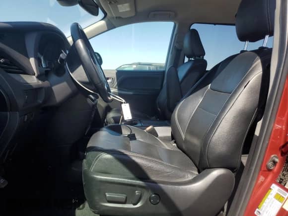 2018 Toyota Sienna SE with VIN 5TDXZ3DC0JS950948, listed as a Copart auction lot 63802665 with 128,342 mi miles and Salvage title. Bid and sale history available at DreamBid. Image 7.