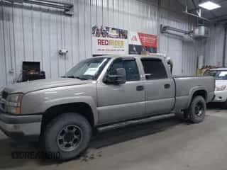 2003 Chevrolet Silverado 1500HD LT с VIN 1GCGK13U23F142493, выставлен на аукционе IAAI как лот 41354080 с пробегом 256 725 миль миль и . История ставок и продаж доступна на DreamBid. Изображение 6.