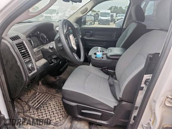 2022 Ram 1500 Tradesman z VIN 1C6RR6FG8NS170968, wystawiony jako Copart lot #62230755 z przebiegiem Nie podano mil oraz Szkoda całkowita • Salvage title. Historia ofert i sprzedaży dostępna na DreamBid. Obrazek 7.