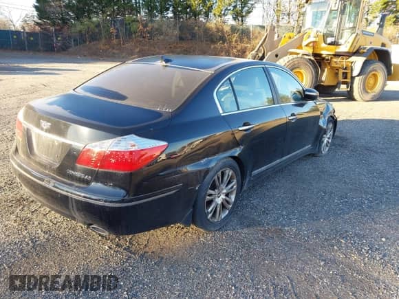 2011 Hyundai Genesis с VIN KMHGC4DF1BU120196, выставлен на аукционе IAAI как лот 40887572 с пробегом Не указан миль и . История ставок и продаж доступна на DreamBid. Изображение 4.