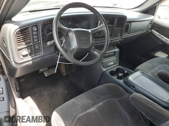 2000 Chevrolet Silverado 1500 LS z VIN 1GCEK19T8YE140105, wystawiony jako Copart lot #66951425 z przebiegiem Nie podano mil oraz Czysty tytuł • Clean title. Historia ofert i sprzedaży dostępna na DreamBid. Obrazek 8.