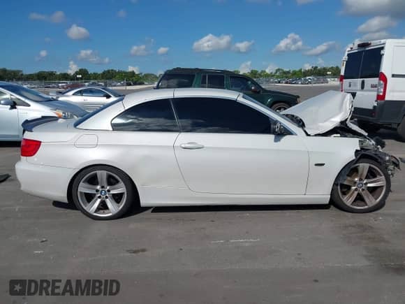 2011 BMW 3 Series 328i с VIN WBADW3C5XBE539754, выставлен на аукционе IAAI как лот 43301527 с пробегом 106 849 миль миль и . История ставок и продаж доступна на DreamBid. Изображение 13.