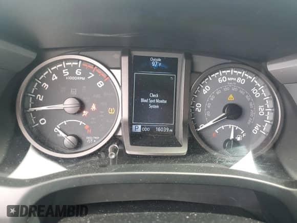 2023 Toyota Tacoma SR z VIN 3TYCZ5AN7PT172533, wystawiony jako Copart lot #67770575 z przebiegiem 16 039 mil mil oraz Szkoda całkowita • Salvage title. Historia ofert i sprzedaży dostępna na DreamBid. Obrazek 9.