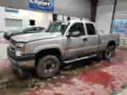 2004 Chevrolet Silverado 2500HD LT z VIN 1GCHK29G84E401927, wystawiony jako Copart lot #87168474 z przebiegiem 137 414 mil mil oraz Szkoda całkowita • Salvage title. Historia ofert i sprzedaży dostępna na DreamBid. Obrazek 1.