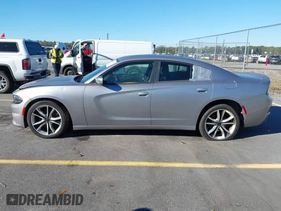 2015 Dodge Charger RT с VIN 2C3CDXCT8FH729372, выставлен на аукционе IAAI как лот 43581077 с пробегом 245 098 миль миль и . История ставок и продаж доступна на DreamBid. Изображение 14.