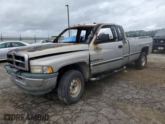 1999 Dodge 1500 с VIN 3B7HF13Z1XG181908, выставлен на аукционе Copart как лот 66058474 с пробегом Не указан миль и Списание • Salvage title. История ставок и продаж доступна на DreamBid. Изображение 1.