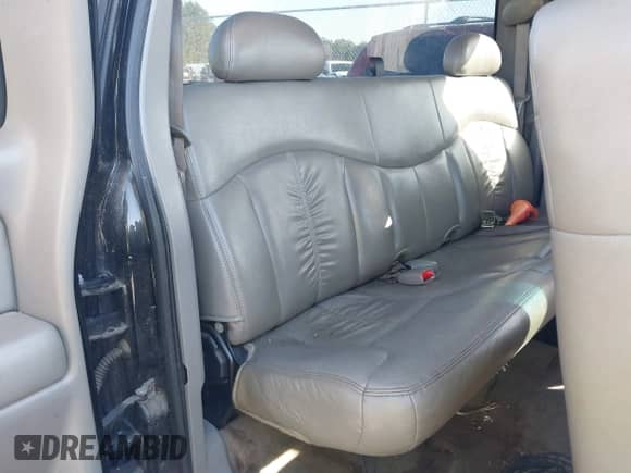 2002 GMC Sierra 1500 SLE с VIN 2GTEC19T321252686, выставлен на аукционе IAAI как лот 41355583 с пробегом 245 122 миль миль и . История ставок и продаж доступна на DreamBid. Изображение 8.