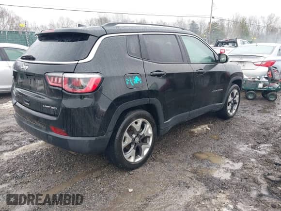 2019 Jeep Compass Limited with VIN 3C4NJCCB2KT667174, listed as a IAAI auction lot 41575606 with 110,995 mi miles and . Bid and sale history available at DreamBid. Image 4.