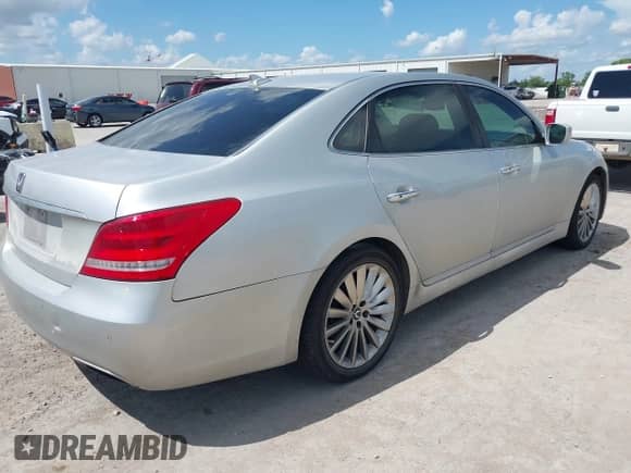 2014 Hyundai Equus Signature with VIN KMHGH4JH8EU078069, listed as a IAAI auction lot 42597798 with 132,160 mi miles and . Bid and sale history available at DreamBid. Image 4.