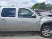 2007 GMC Sierra 1500 SLE1 z VIN 2GTEK13M471645415, wystawiony jako IAAI lot #41964550 z przebiegiem 170 796 mil mil oraz . Historia ofert i sprzedaży dostępna na DreamBid. Obrazek 13.