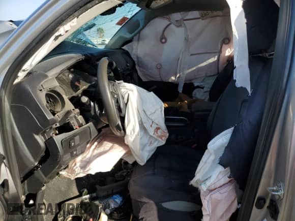 2020 Toyota Tacoma SR with VIN 5TFSZ5AN4LX221277, listed as a Copart auction lot 83466734 with 121,523 mi miles and Salvage title. Bid and sale history available at DreamBid. Image 7.