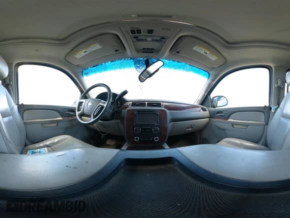 2014 Chevrolet Suburban LTZ с VIN 1GNSKKE7XER140250, выставлен на аукционе IAAI как лот 42171920 с пробегом 247 164 миль миль и . История ставок и продаж доступна на DreamBid. Изображение 18.