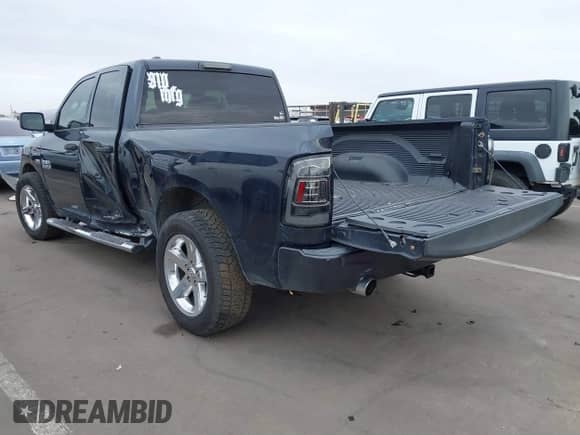 2014 Ram 1500 Express z VIN 1C6RR6FT5ES416548, wystawiony jako IAAI lot #41518392 z przebiegiem 127 336 mil mil oraz . Historia ofert i sprzedaży dostępna na DreamBid. Obrazek 3.