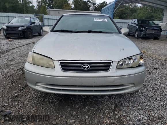 2001 Toyota Camry LE z VIN 4T1BG22K61U823410, wystawiony jako Copart lot #85089805 z przebiegiem 282 216 mil mil oraz Szkoda całkowita • Salvage title. Historia ofert i sprzedaży dostępna na DreamBid. Obrazek 5.