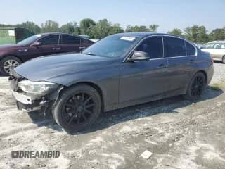 2017 BMW 3 Series 330i xDrive z VIN WBA8D9G31HNU61456, wystawiony jako Copart lot #71510995 z przebiegiem 137 033 mil mil oraz Szkoda całkowita • Salvage title. Historia ofert i sprzedaży dostępna na DreamBid. Obrazek 1.