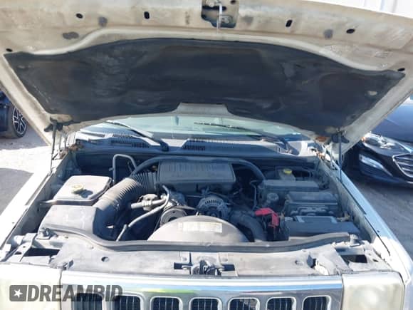 2007 Jeep Commander Sport with VIN 1J8HH48K07C587312, listed as a IAAI auction lot 42004278 with 208,390 mi miles and . Bid and sale history available at DreamBid. Image 10.