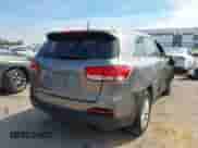 2017 Kia Sorento LX с VIN 5XYPG4A3XHG287038, выставлен на аукционе IAAI как лот 43328484 с пробегом 111 599 миль миль и . История ставок и продаж доступна на DreamBid. Изображение 4.