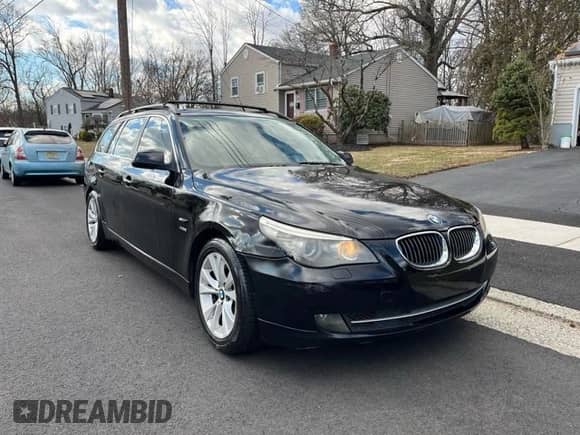 2010 BMW 5 Series 535i xDrive с VIN WBAPT7C53AC237231, выставлен на аукционе Copart как лот 47680445 с пробегом 158 431 миль миль и Списание • Salvage title. История ставок и продаж доступна на DreamBid. Изображение 1.