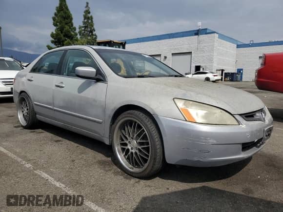 2005 Honda Accord LX z VIN 1HGCM564X5A075719, wystawiony jako Copart lot #81108845 z przebiegiem 234 627 mil mil oraz Szkoda całkowita • Salvage title. Historia ofert i sprzedaży dostępna na DreamBid. Obrazek 4.