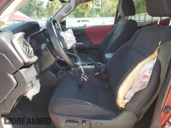 2023 Toyota Tacoma SR5 z VIN 3TYAZ5CNXPT037969, wystawiony jako Copart lot #90116075 z przebiegiem 50 036 mil mil oraz Nie do naprawy • Non repairable. Historia ofert i sprzedaży dostępna na DreamBid. Obrazek 7.