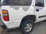 2001 Chevrolet Tahoe LT z VIN 1GNEC13T01R186863, wystawiony jako IAAI lot #42053232 z przebiegiem 345 089 mil mil oraz . Historia ofert i sprzedaży dostępna na DreamBid. Obrazek 6.