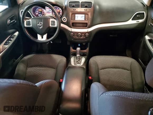 2017 Dodge Journey SE z VIN 3C4PDCAB7HT700763, wystawiony jako Copart lot #71421895 z przebiegiem 196 224 mil mil oraz Szkoda całkowita • Salvage title. Historia ofert i sprzedaży dostępna na DreamBid. Obrazek 8.