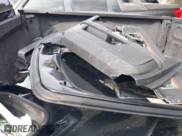 2014 Ram 1500 Laramie z VIN 1C6RR7NM7ES353887, wystawiony jako IAAI lot #42349659 z przebiegiem 206 055 mil mil oraz . Historia ofert i sprzedaży dostępna na DreamBid. Obrazek 12.