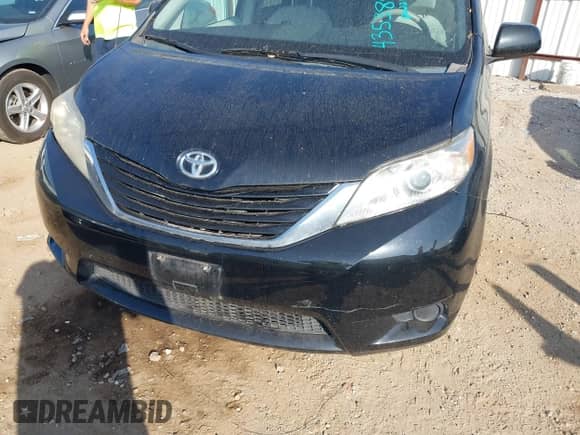 2012 Toyota Sienna LE z VIN 5TDKA3DC1CS013790, wystawiony jako IAAI lot #43538967 z przebiegiem 169 129 mil mil oraz . Historia ofert i sprzedaży dostępna na DreamBid. Obrazek 6.