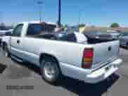 2005 GMC Sierra 1500 Work Truck z VIN 1GTEC14VX5Z164609, wystawiony jako IAAI lot #42687800 z przebiegiem 115 621 mil mil oraz . Historia ofert i sprzedaży dostępna na DreamBid. Obrazek 3.