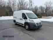 2014 Ram ProMaster Cargo z VIN 3C6TRVBG2EE118261, wystawiony jako Copart lot #55901385 z przebiegiem 168 026 mil mil oraz Czysty tytuł • Clean title. Historia ofert i sprzedaży dostępna na DreamBid. Obrazek 1.