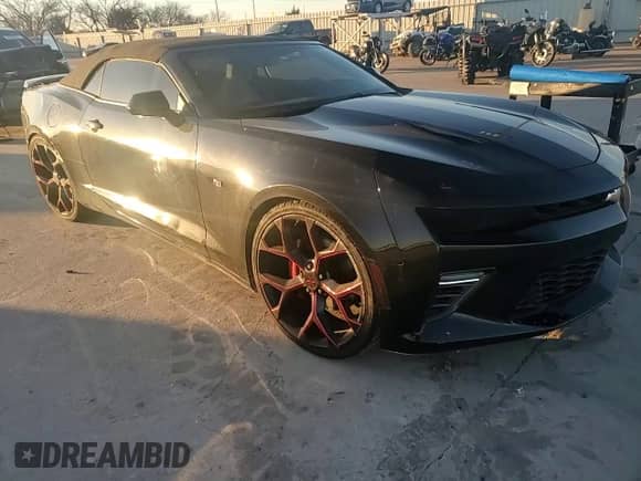 2018 Chevrolet Camaro 2SS z VIN 1G1FH3D7XJ0141020, wystawiony jako Copart lot #85850534 z przebiegiem 33 758 mil mil oraz Szkoda całkowita • Salvage title. Historia ofert i sprzedaży dostępna na DreamBid. Obrazek 10.