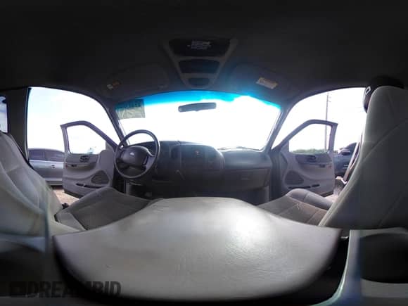 2004 Ford F-150 XL z VIN 2FTRX17264CA53784, wystawiony jako IAAI lot #42443644 z przebiegiem 194 796 mil mil oraz . Historia ofert i sprzedaży dostępna na DreamBid. Obrazek 18.