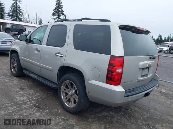2007 Chevrolet Tahoe LTZ z VIN 1GNFK13047J373205, wystawiony jako IAAI lot #41830747 z przebiegiem 182 361 mil mil oraz . Historia ofert i sprzedaży dostępna na DreamBid. Obrazek 3.