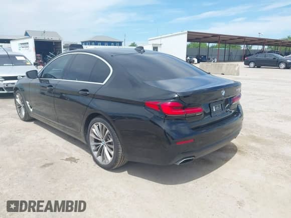2021 BMW 5 Series 530i with VIN WBA53BH09MWX27909, listed as a IAAI auction lot 42315030 with 35,238 mi miles and . Bid and sale history available at DreamBid. Image 3.