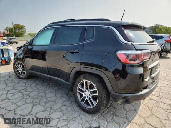 2019 Jeep Compass Latitude z VIN 3C4NJCBB5KT832717, wystawiony jako Copart lot #71620115 z przebiegiem 83 479 mil mil oraz Szkoda całkowita • Salvage title. Historia ofert i sprzedaży dostępna na DreamBid. Obrazek 2.