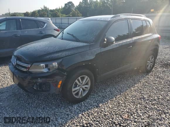 2017 Volkswagen Tiguan S с VIN WVGAV7AX5HK020668, выставлен на аукционе Copart как лот 60418325 с пробегом 141 830 миль миль и Чистый • Clean title. История ставок и продаж доступна на DreamBid. Изображение 1.